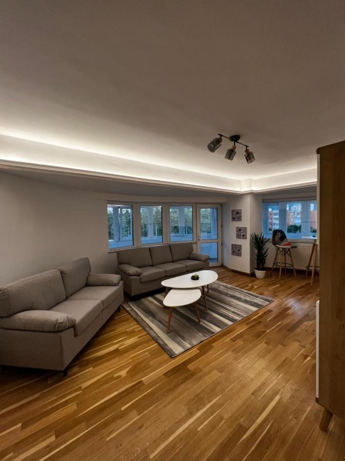 Boutique Apartments City Center Brasov Bagian luar foto
