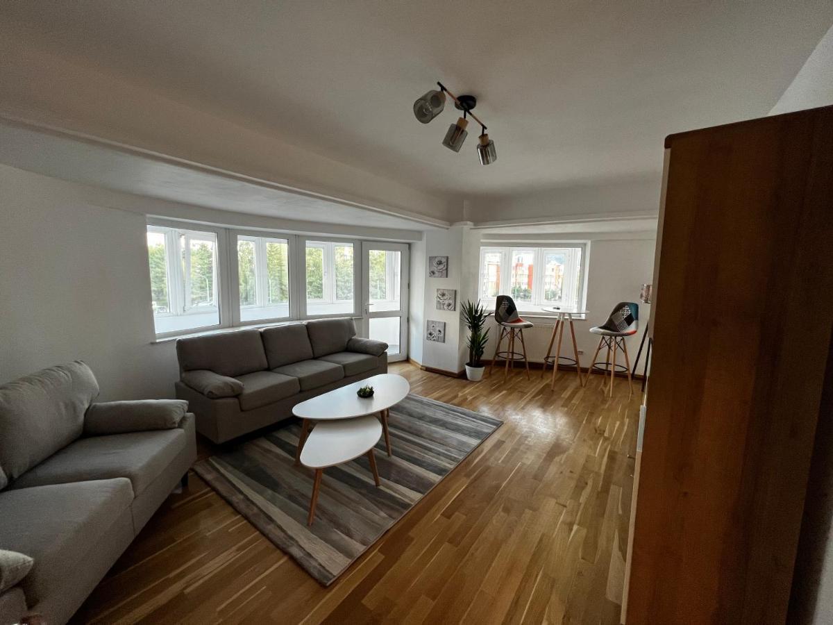 Boutique Apartments City Center Brasov Bagian luar foto